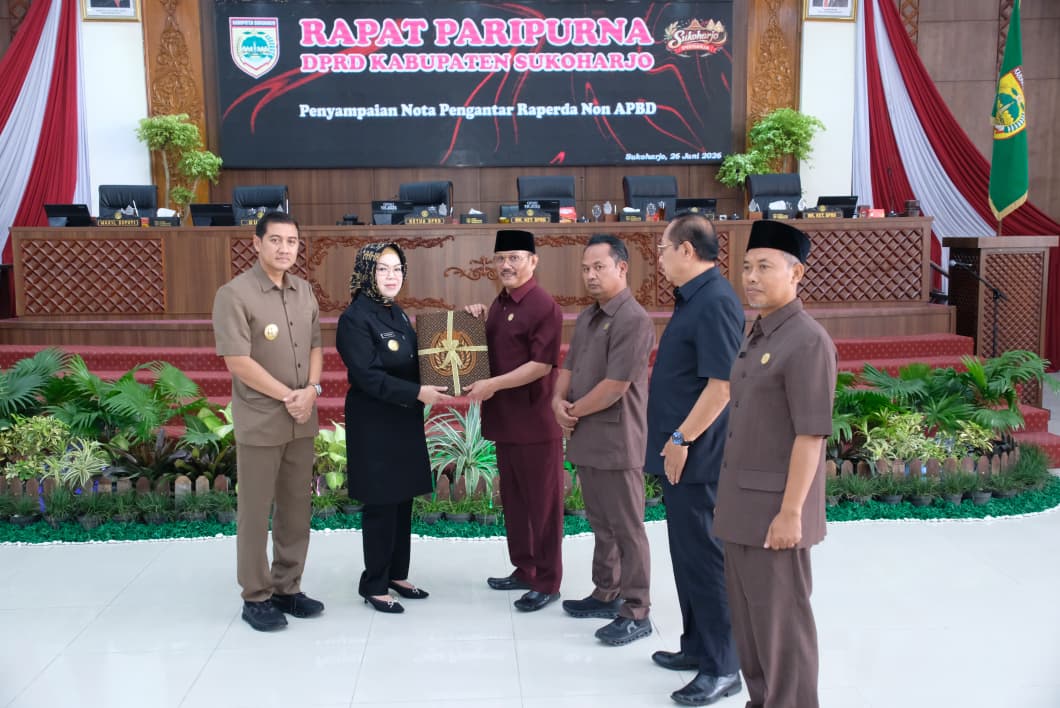 DPRD Sukoharjo Terima Penyampaian Dua Raperda