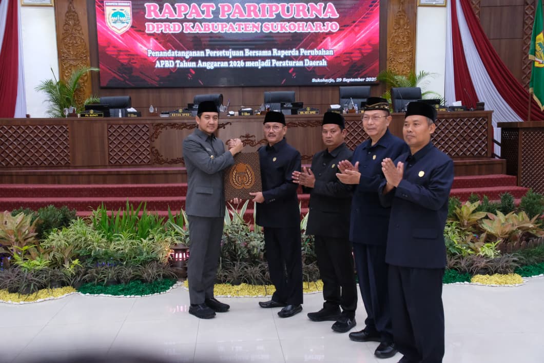DPRD – Pemkab Sukoharjo Setujui Raperda Perubahan APBD menjadi Perda